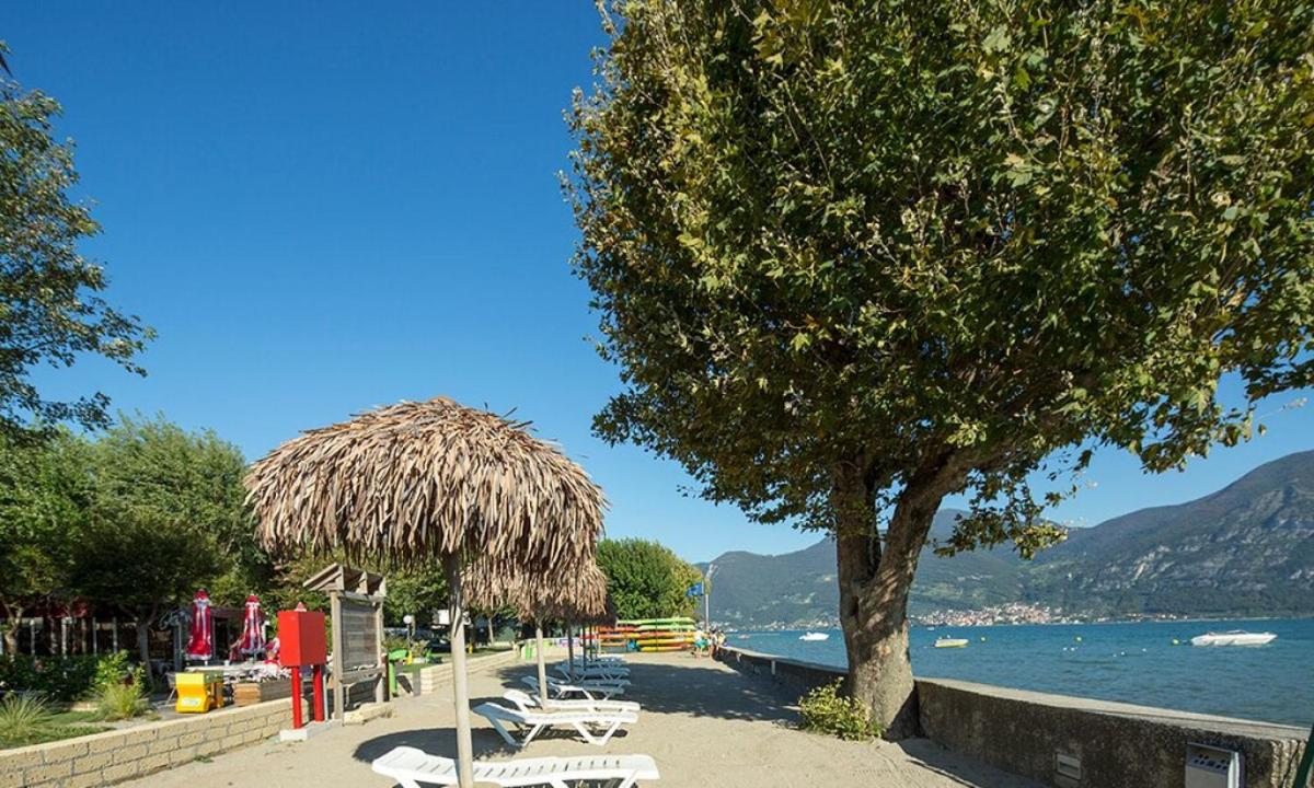Estivo Premium Deluxe Mobile Homes On Camping Del Sole Village Iseo Exterior photo