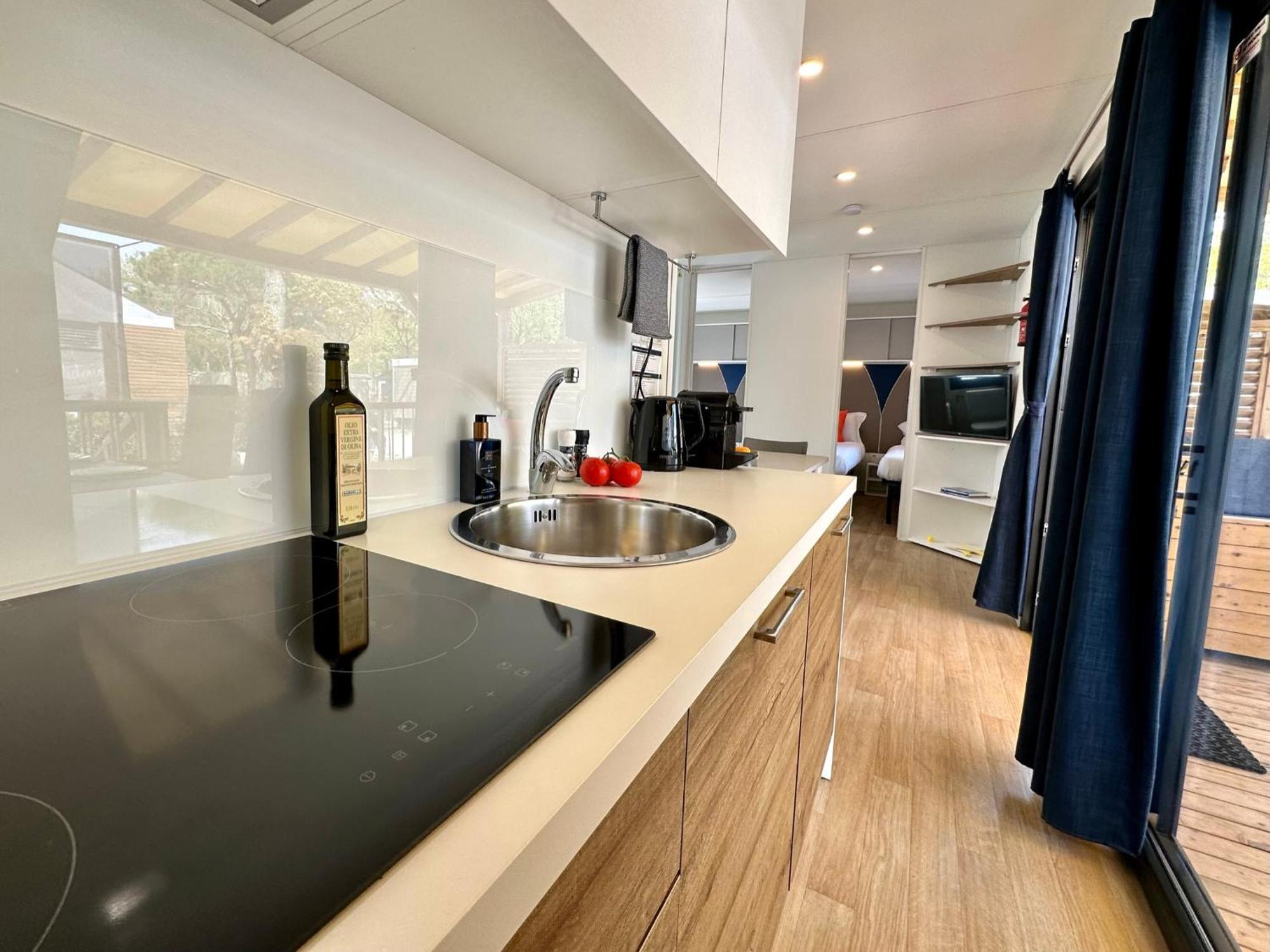 Estivo Premium Deluxe Mobile Homes On Camping Del Sole Village Iseo Exterior photo