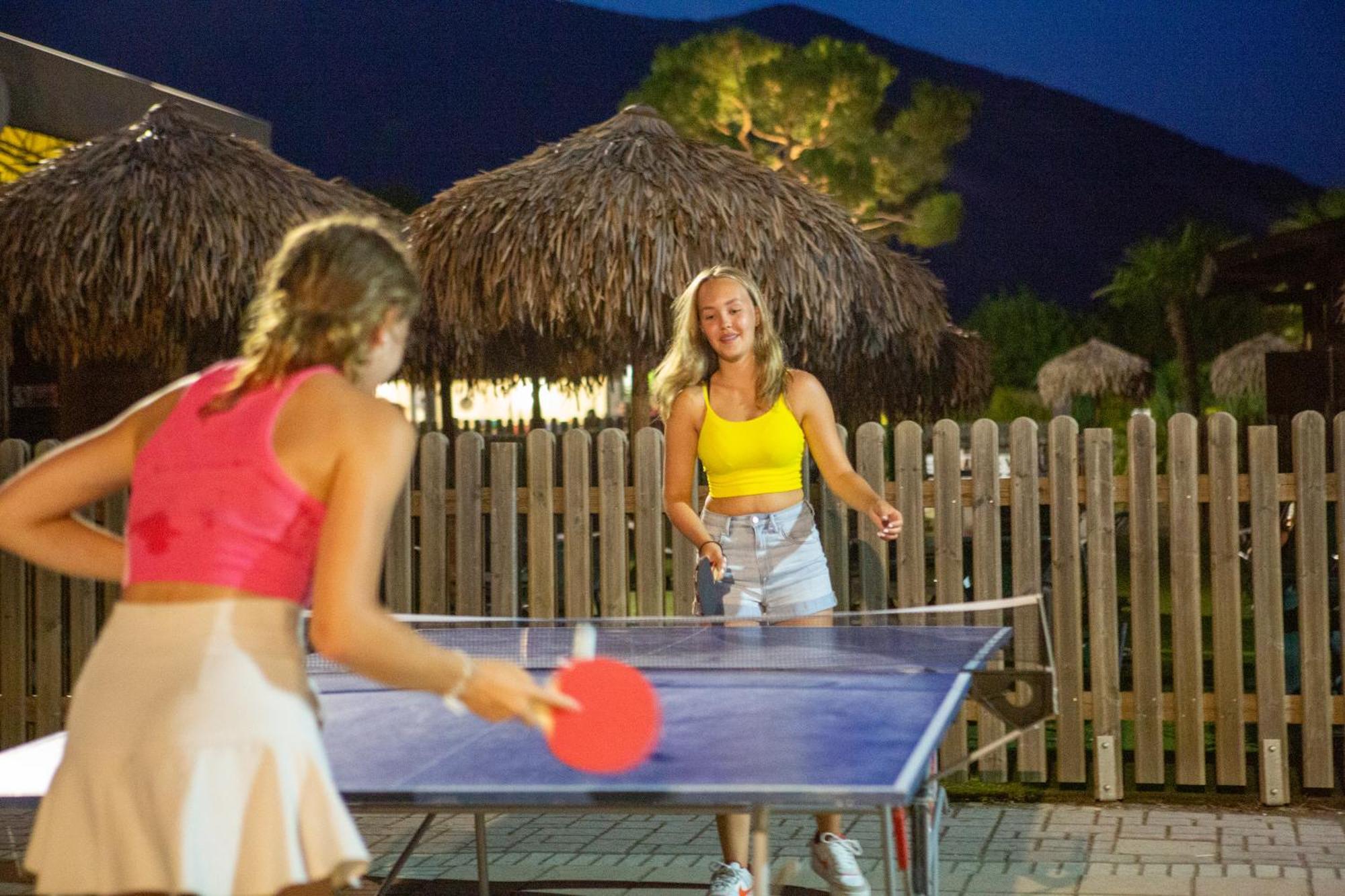 Estivo Premium Deluxe Mobile Homes On Camping Del Sole Village Iseo Exterior photo