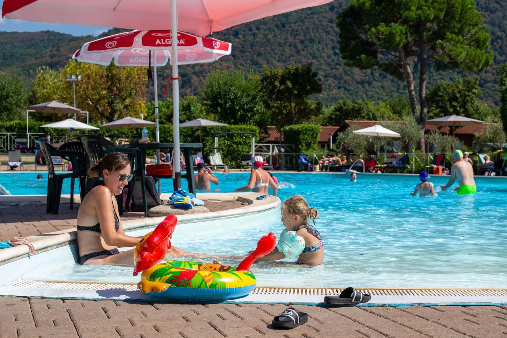 Estivo Premium Deluxe Mobile Homes On Camping Del Sole Village Iseo Exterior photo
